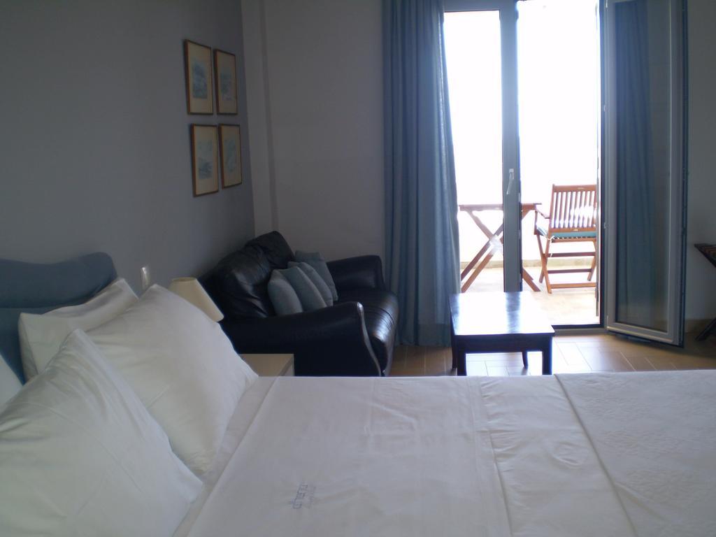 Athena Hotel Milopotamos  Rom bilde